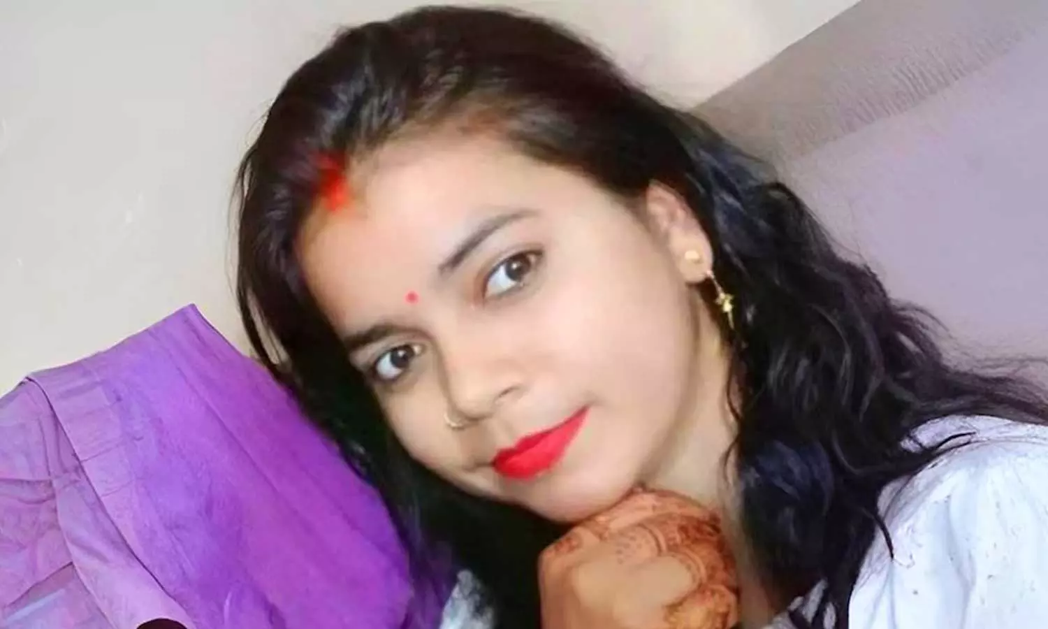 ടിക്കറ്റില്ലാത്തതിന് യുവതിയെ ഓടുന്ന ട്രെയിനിൽ നിന്നും തള്ളിയിട്ടു; ടിടിഇ അറസ്റ്റിൽ