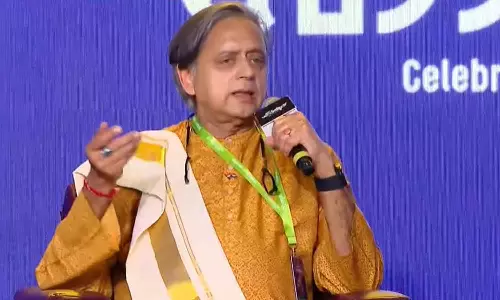 മോദി സർക്കാരിന്റെ വികസന പദ്ധതികളിൽ മത വിവേചനം കണ്ടില്ല: വീണ്ടും പുകഴ്ത്തി ശശി തരൂർ എംപി