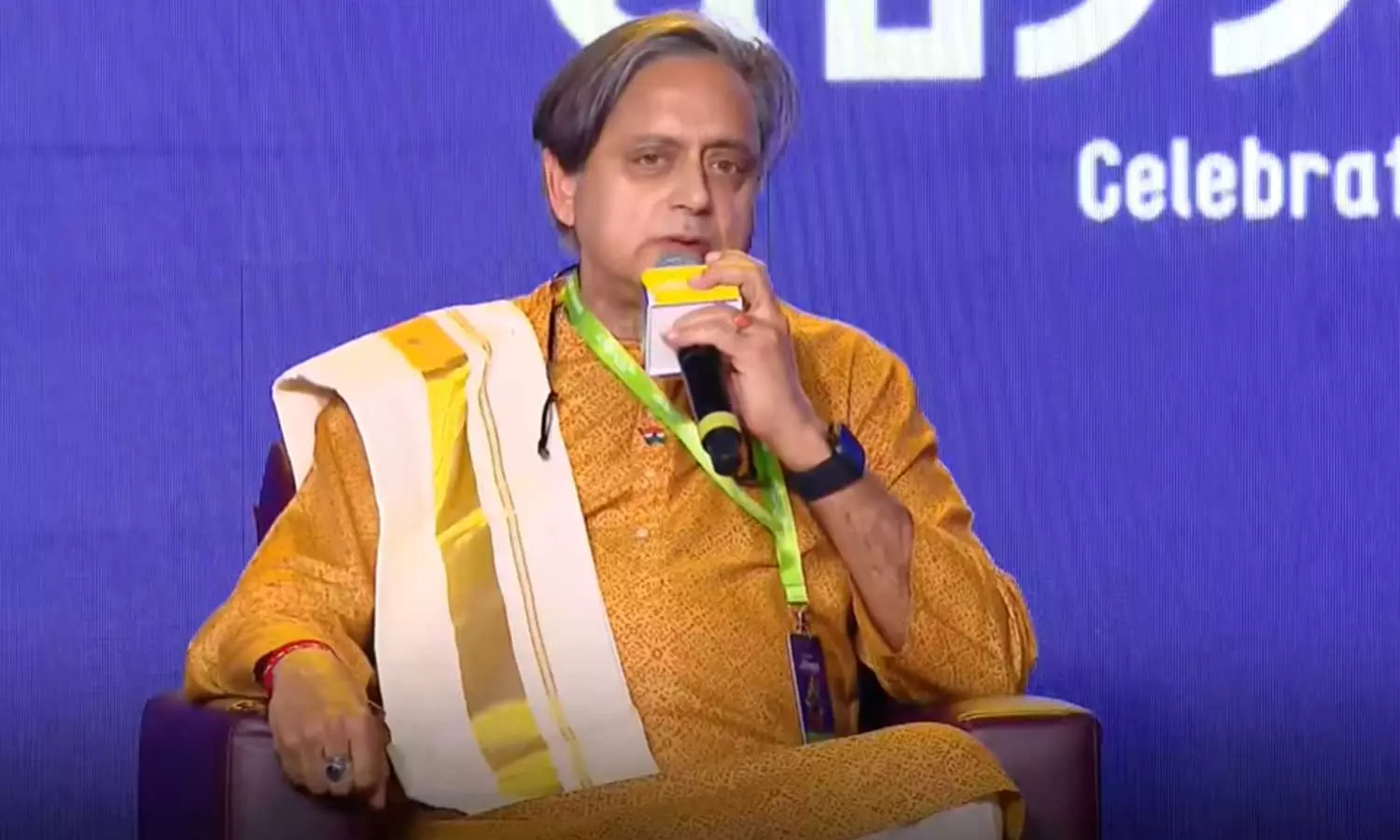 ചുവടുമാറ്റം ബിജെപിയിലേക്കോ?; മോദി സ്തുതി തുടരുന്ന ശശി തരൂരിനെതിരെ കോണ്‍ഗ്രസില്‍ പടയൊരുക്കം