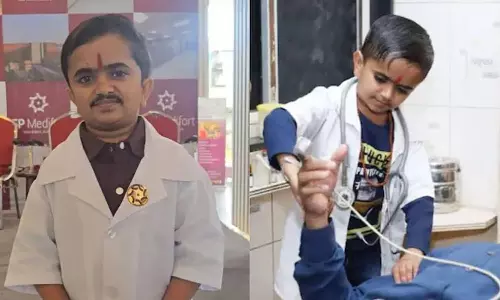 ഉയരം മൂന്നടി മാത്രം; സിസ്റ്റത്തോട് പൊരുതി ലോകത്തിലെ ഉയരം കുറഞ്ഞ ഡോക്ടറായി; ഗുജറാത്തിൽ നിന്നുള്ള ഗണേഷ് ബരയ്യയെ പരിചയപ്പെടാം
