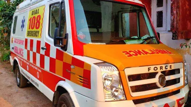 ആലുവയിൽ ആംബുലൻസ് മറിഞ്ഞു രോഗി മരിച്ചു