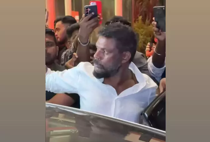 ആളുകളുടെ ഇടയിൽ എത്തുമ്പോൾ എനിക്ക് എന്നെ കൺട്രോൾ ചെയ്യാനറിയില്ല; പൊതുവേദികളിൽ പ്രത്യക്ഷപ്പെടാത്തതിനെക്കുറിച്ച് വിനായകൻ