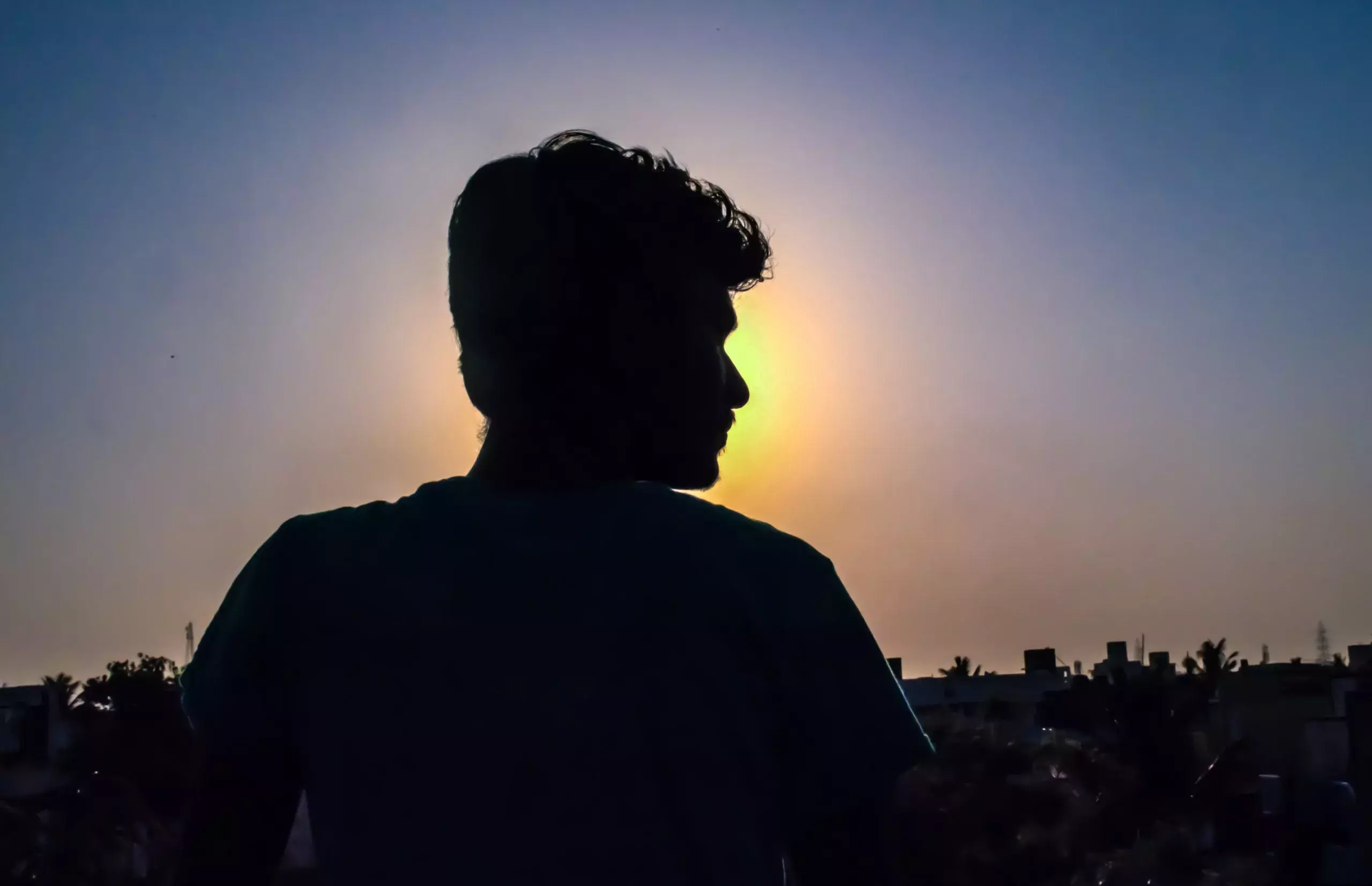 21 വയസായിട്ട് വിവാഹം കഴിക്കാമെന്ന് കുടുംബം; പ്രണയത്തിലായിരുന്ന 19 കാരൻ ആത്മഹത്യ ചെയ്തു