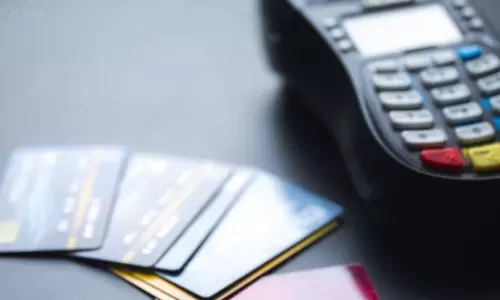 Omans Ministry of Commerce urges customers to report shops that request personal account transfers