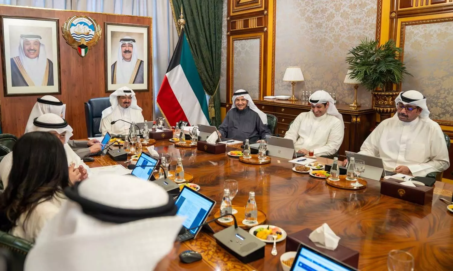 Strict punishments will be imposed for unlicensed currency exchange in Kuwait; Cabinet approves new draft law
