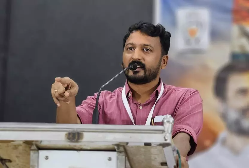 മുൻകൂർ ജാമ്യാപേക്ഷ തള്ളിയാൽ ഉടൻ രാഹുലിനെതിരെ നടപടി; ഉറപ്പിച്ച് നേതാക്കൾ മുൻകൂർ ജാമ്യാപേക്ഷ തള്ളിയാൽ ഉടൻ രാഹുലിനെതിരെ നടപടി; ഉറപ്പിച്ച് നേതാക്കൾ