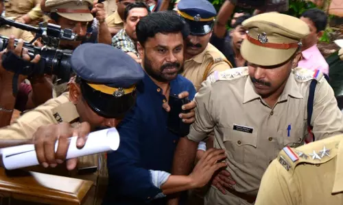 മുൻ വൈരാഗ്യത്തിന്‍റെ പേരിൽ നടിയെ തട്ടിക്കൊണ്ടുപോയി ബലാത്സംഗം ചെയ്യാൻ ഗൂഢാലോചന നടത്തി; ദിലീപിന്‍റെ പങ്ക് തെളിയിക്കാൻ പ്രോസിക്യൂഷനാകുമോ?