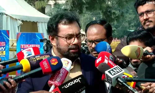 ഫാസിസത്തെ നേരിടാൻ വന്ന കുഞ്ഞാപ്പ മോദിയുടെ അനുഗ്രഹം വാങ്ങി തിരിച്ചു പോയി: ജോൺ ബ്രിട്ടാസ് ഫാസിസത്തെ നേരിടാൻ വന്ന കുഞ്ഞാപ്പ മോദിയുടെ അനുഗ്രഹം വാങ്ങി തിരിച്ചു പോയി: ജോൺ ബ്രിട്ടാസ്