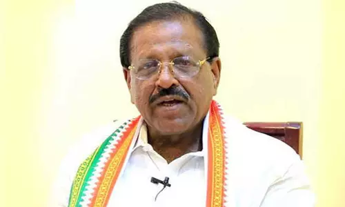 സൈബർ ആക്രമണം നടത്തിയാൽ പേടിച്ച് പിന്മാറുമെന്ന് വിചാരിച്ച സൈബർ വെട്ടുകിളികൾക്ക് വെട്ടുകിട്ടിയെന്ന് രാജ്മോഹൻ ഉണ്ണിത്താൻ എംപി സൈബർ ആക്രമണം നടത്തിയാൽ പേടിച്ച് പിന്മാറുമെന്ന് വിചാരിച്ച സൈബർ വെട്ടുകിളികൾക്ക് വെട്ടുകിട്ടിയെന്ന് രാജ്മോഹൻ ഉണ്ണിത്താൻ എംപി