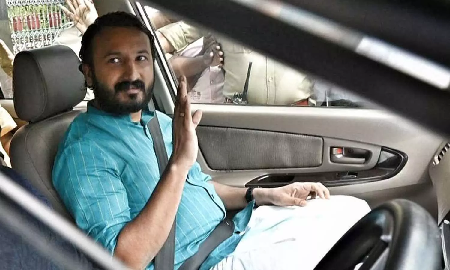 ഒമ്പതാം ദിവസവും കാണാമറയത്ത്; രാഹുല്‍ കീഴടങ്ങും മുമ്പ് പിടികൂടാന്‍ പൊലീസ്