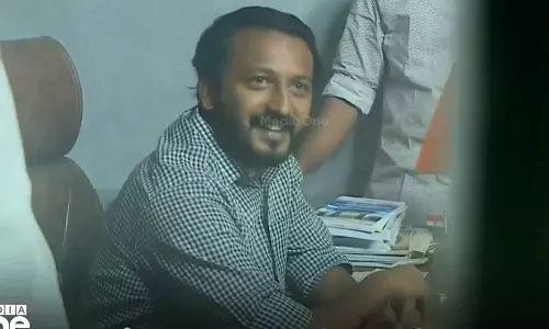 ബലാത്സംഗക്കേസ്: മുൻകൂർ ജാമ്യം തേടി   രാഹുൽ മാങ്കൂട്ടത്തില്‍ ഹൈക്കോടതിയിൽ