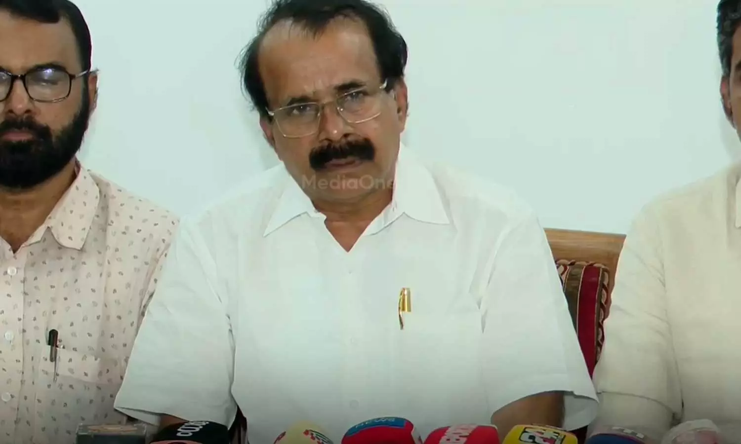 സ്വര്ണക്കൊള്ളയും ഗര്ഭവും ചര്ച്ചയാക്കി കേന്ദ്രത്തിന്റെ വികസനം മറക്കാനാണ് ഇരുമുന്നണികളുടെയും ശ്രമം: ജോർജ് കുര്യൻ സ്വര്ണക്കൊള്ളയും ഗര്ഭവും ചര്ച്ചയാക്കി കേന്ദ്രത്തിന്റെ വികസനം മറക്കാനാണ് ഇരുമുന്നണികളുടെയും ശ്രമം: ജോർജ് കുര്യൻ