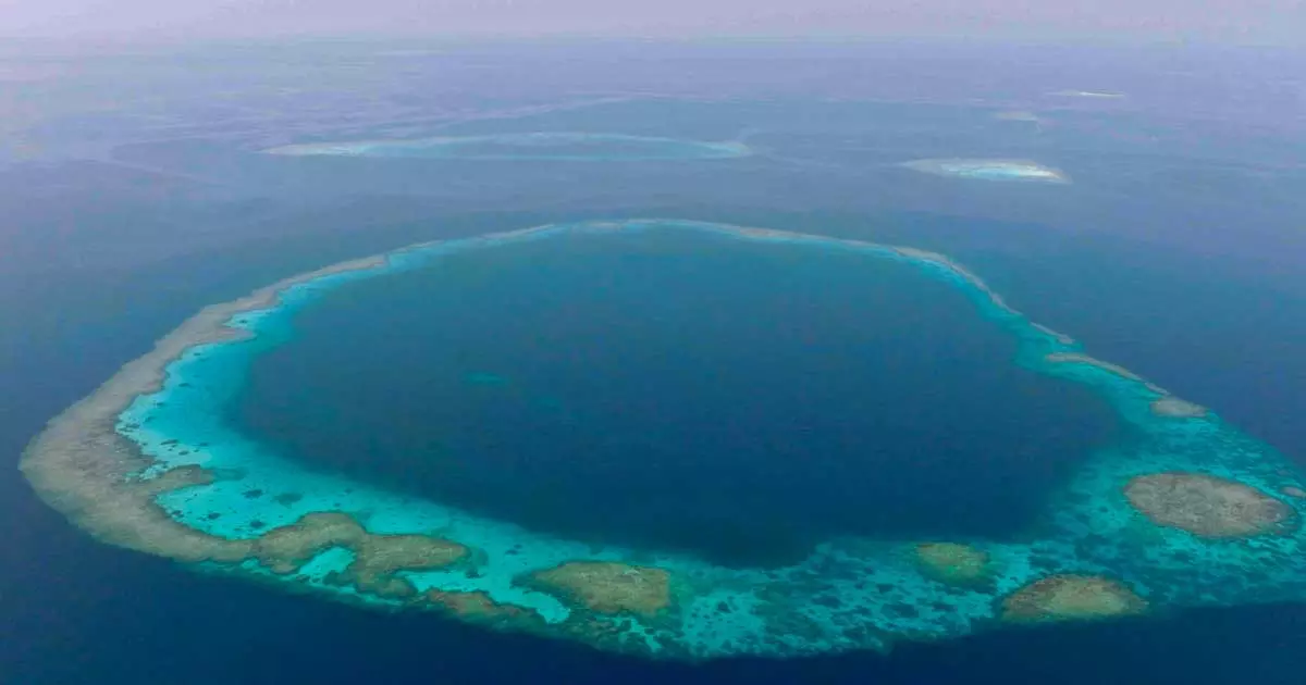 ബ്ലൂ ഹോളുകൾ സംരക്ഷിക്കാൻ പദ്ധതിയിട്ട് സൗദി