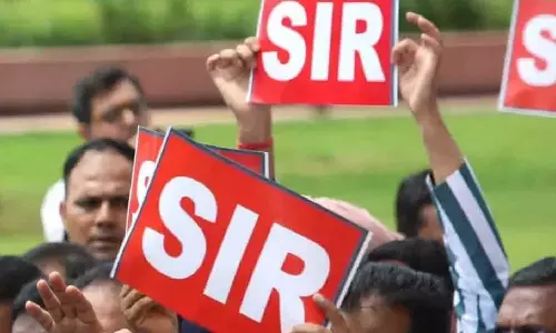 തീവ്ര വോട്ടർപട്ടിക പരിഷ്കരണം; 5,66,182 വോട്ടർമാരെ കണ്ടെത്താൻ കഴിഞ്ഞിട്ടില്ലെന്ന് തെരഞ്ഞെടുപ്പ് കമ്മീഷൻ തീവ്ര വോട്ടർപട്ടിക പരിഷ്കരണം; 5,66,182 വോട്ടർമാരെ കണ്ടെത്താൻ കഴിഞ്ഞിട്ടില്ലെന്ന് തെരഞ്ഞെടുപ്പ് കമ്മീഷൻ