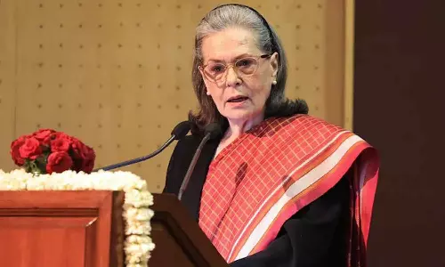 നെഹ്റുവിനെ മായ്ച്ചുകളയലല്ല, രാജ്യം സ്ഥാപിക്കപ്പെട്ട സാമൂഹിക, രാഷ്ട്രീയ അടിത്തറകളെ നശിപ്പിക്കുകയാണ് ഭരിക്കുന്നവരുടെ ലക്ഷ്യം: സോണിയാ ഗാന്ധി നെഹ്റുവിനെ മായ്ച്ചുകളയലല്ല, രാജ്യം സ്ഥാപിക്കപ്പെട്ട സാമൂഹിക, രാഷ്ട്രീയ അടിത്തറകളെ നശിപ്പിക്കുകയാണ് ഭരിക്കുന്നവരുടെ ലക്ഷ്യം: സോണിയാ ഗാന്ധി