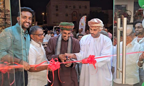 അൽ ദല്ല ഗ്രൂപ്പിന്റെ പുതിയ ബ്രാഞ്ച്‌ സലാല ഔഖദിൽ പ്രവർത്തനമാരംഭിച്ചു