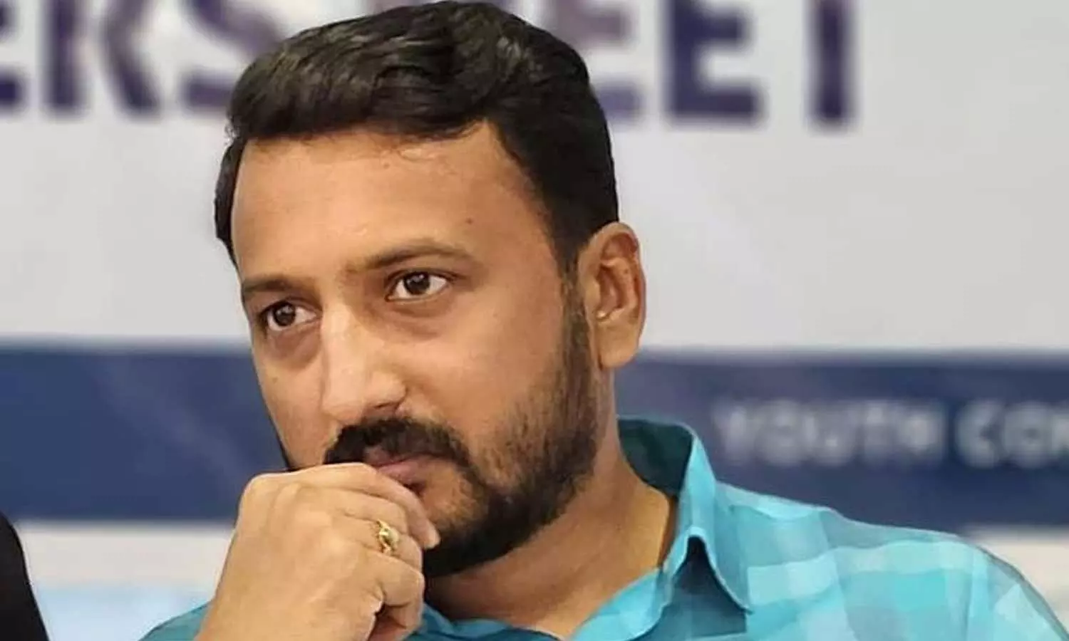 രാഹുൽ മാങ്കൂട്ടത്തിലിനെ രക്ഷപ്പെടാൻ സഹായിച്ച രണ്ടുപേർ അറസ്റ്റിൽ രാഹുൽ മാങ്കൂട്ടത്തിലിനെ രക്ഷപ്പെടാൻ സഹായിച്ച രണ്ടുപേർ അറസ്റ്റിൽ