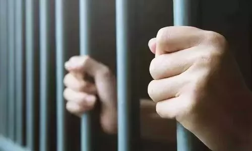 പോക്സോ കേസിൽ എട്ടുവർഷം ജയിലിൽ; തെളിവുകളുടെ അഭാവത്തിൽ 56കാരനെ വെറുതെ വിട്ട് കോടതി പോക്സോ കേസിൽ എട്ടുവർഷം ജയിലിൽ; തെളിവുകളുടെ അഭാവത്തിൽ 56കാരനെ വെറുതെ വിട്ട് കോടതി