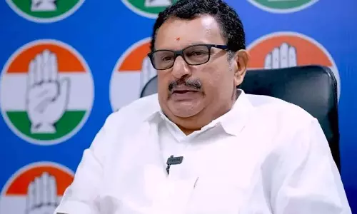 രാഹുൽ മാങ്കൂട്ടത്തിലിനെ പിടിക്കേണ്ടത് പൊലീസിന്റെ ഉത്തരവാദിത്തം, അതു ചെയ്യാതെ വാചക കസർത്ത് നടത്തുന്നു; കെ. മുരളീധരൻ രാഹുൽ മാങ്കൂട്ടത്തിലിനെ പിടിക്കേണ്ടത് പൊലീസിന്റെ ഉത്തരവാദിത്തം, അതു ചെയ്യാതെ വാചക കസർത്ത് നടത്തുന്നു; കെ. മുരളീധരൻ