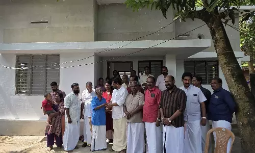 സുരേഷ് ഗോപി നിവേദനം വാങ്ങാത്ത കൊച്ചുവേലായുധന്റെ വീട് നിർമാണം പൂർത്തിയാക്കി സിപിഎം സുരേഷ് ഗോപി നിവേദനം വാങ്ങാത്ത കൊച്ചുവേലായുധന്റെ വീട് നിർമാണം പൂർത്തിയാക്കി സിപിഎം