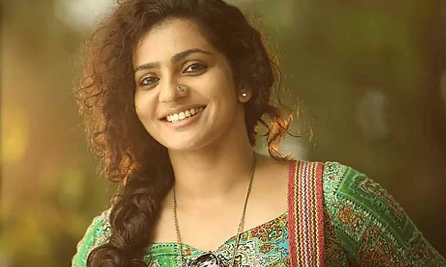 എന്ത് നീതി ? സൂക്ഷ്മമായി മെനഞ്ഞെടുത്ത തിരക്കഥ ക്രൂരമായി ചുരുളഴിയുന്നതാണ് കാണുന്നത് ; പ്രതികരണമായി പാർവതി തിരുവോത്ത്