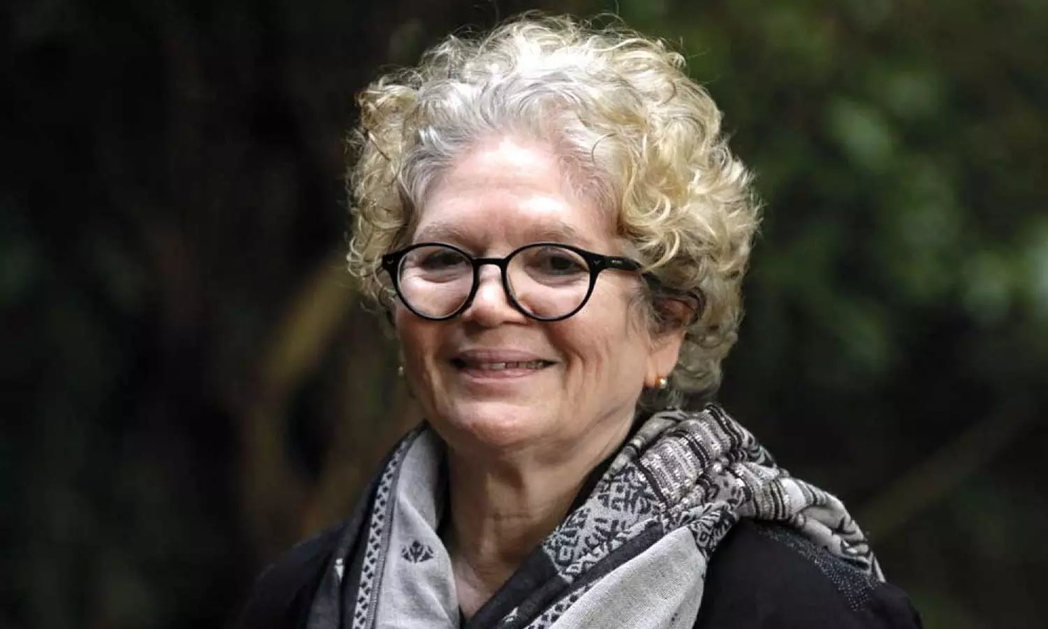 നടിയെ അക്രമിച്ച കേസ്: ഇരുണ്ടും ഇളിഞ്ഞും ഇക്കണ്ടകാലം നമുക്കിടയിൽ നടന്നവന്റെ മുഖം ഹണി വർഗീസിന്റെ വിധി വന്നിട്ടും പഴയപോലെ ആയിട്ടില്ല, കോടതിവിധി തള്ളിക്കളയുന്നു; സാറ ജോസഫ്