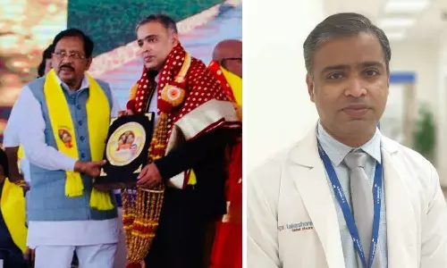 ആതുര ശുശ്രൂഷ രംഗത്തെ സേവനത്തിനുള്ള ആദരവ് ഏറ്റുവാങ്ങി ഡോക്ടര്‍ ഫദ്ൽ എച്ച് വീരാൻകുട്ടി