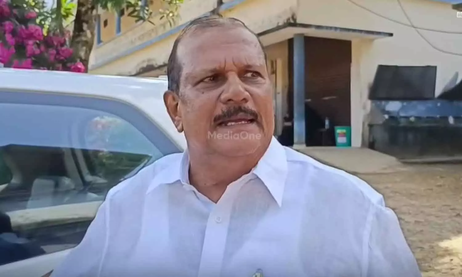 വാർഡിൽ എൻഡിഎക്ക് സ്ഥാനാർഥിയില്ല; വോട്ടിങ് മെഷീനില് നോട്ടയില്ലാത്തിനെതിരെ പി.സി ജോർജ് വാർഡിൽ എൻഡിഎക്ക് സ്ഥാനാർഥിയില്ല; വോട്ടിങ് മെഷീനില് നോട്ടയില്ലാത്തിനെതിരെ പി.സി ജോർജ്