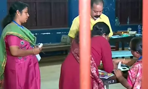 ഏഴു ജില്ലകളില്‍ ഇന്ന് വിധിയെഴുത്ത്; വോട്ടെടുപ്പ് തുടങ്ങി