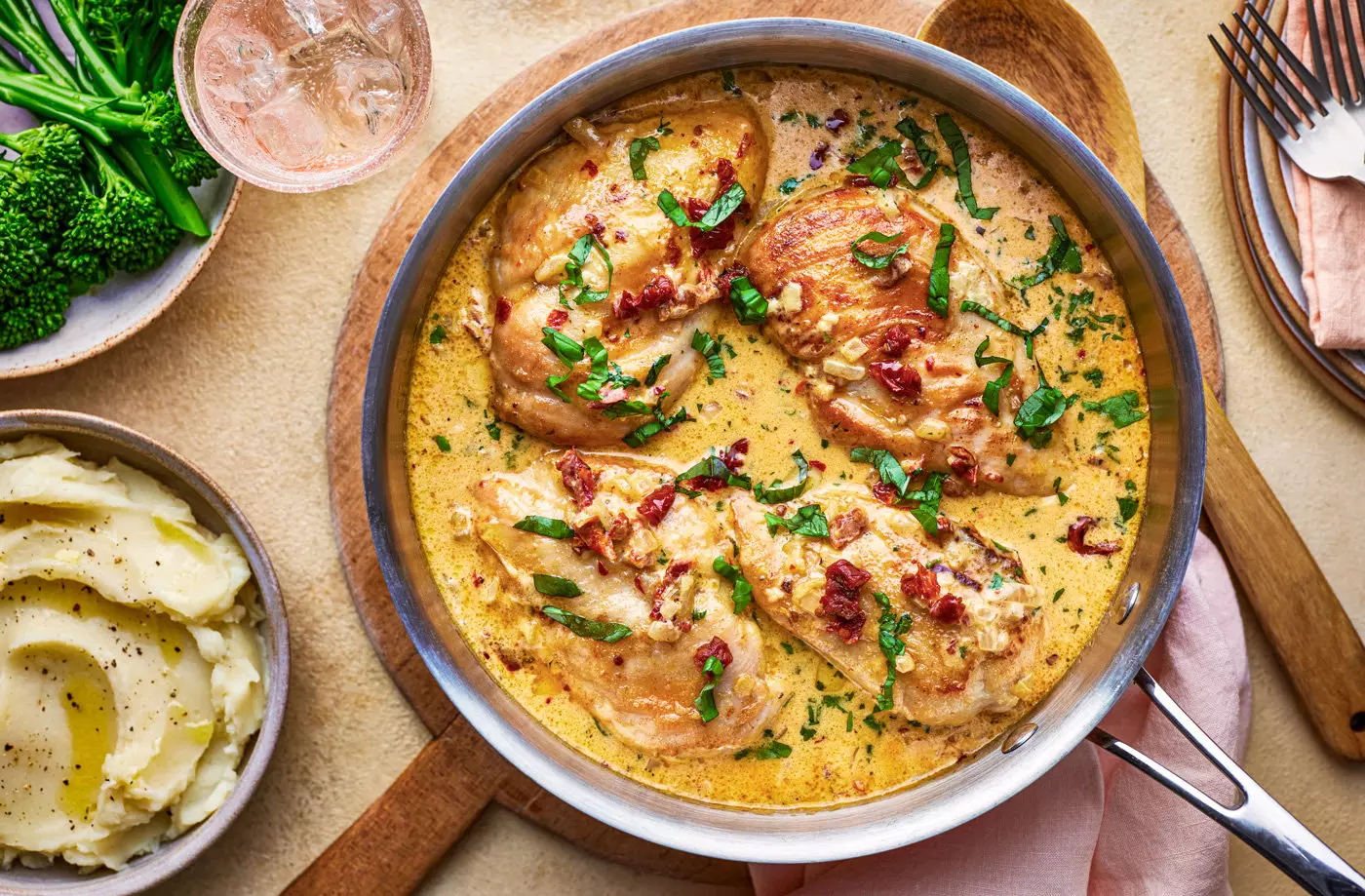 2025ൽ ഏറ്റവും കൂടുതൽ പേര് തിരഞ്ഞ പാചകക്കുറിപ്പ്; എന്താണ് ഈ മാരി മീ ചിക്കൻ 2025ൽ ഏറ്റവും കൂടുതൽ പേര് തിരഞ്ഞ പാചകക്കുറിപ്പ്; എന്താണ് ഈ മാരി മീ ചിക്കൻ