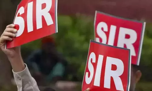 പ്രവാസി വോട്ട്: എസ്.ഐ.ആര്. ശുദ്ധീകരണമോ, പുറത്താക്കല്തന്ത്രമോ? ജനാധിപത്യം നേരിടുന്ന ചോദ്യങ്ങള് പ്രവാസി വോട്ട്: എസ്.ഐ.ആര്. ശുദ്ധീകരണമോ, പുറത്താക്കല്തന്ത്രമോ? ജനാധിപത്യം നേരിടുന്ന ചോദ്യങ്ങള്