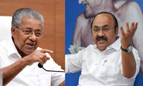 ഉന്നയിച്ച ചോദ്യത്തിനൊന്നും മറുപടിയില്ല, നിരത്തുന്നത് വസ്തുതാവിരുദ്ധമായ കാര്യങ്ങൾ: പ്രതിപക്ഷ നേതാവിന് മറുപടിയുമായി മുഖ്യമന്ത്രി ഉന്നയിച്ച ചോദ്യത്തിനൊന്നും മറുപടിയില്ല, നിരത്തുന്നത് വസ്തുതാവിരുദ്ധമായ കാര്യങ്ങൾ: പ്രതിപക്ഷ നേതാവിന് മറുപടിയുമായി മുഖ്യമന്ത്രി