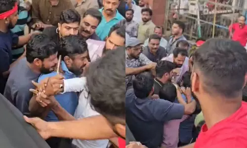 കൊട്ടിക്കലാശത്തിനിടെ കത്തി വീശി; എൽഡിഎഫ് പ്രവർത്തകനെതിരെ കേസ് കൊട്ടിക്കലാശത്തിനിടെ കത്തി വീശി; എൽഡിഎഫ് പ്രവർത്തകനെതിരെ കേസ്