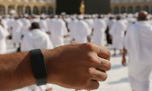 ഹാജിമാർക്ക് സ്മാർട്ട് വാച്ച് പദ്ധതിയുമായി കേന്ദ്ര ഹജ്ജ് കമ്മിറ്റി ഹാജിമാർക്ക് സ്മാർട്ട് വാച്ച് പദ്ധതിയുമായി കേന്ദ്ര ഹജ്ജ് കമ്മിറ്റി