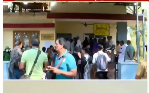 കണ്ണൂരിൽ വോട്ട് ചെയ്യാനെത്തിയ യുവാവ് കുഴഞ്ഞുവീണു മരിച്ചു