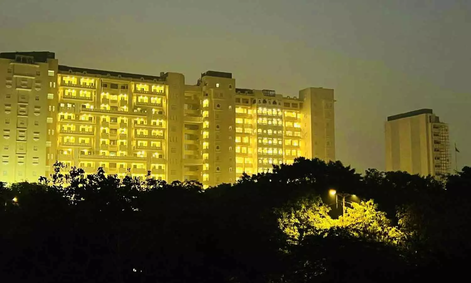 ഗുരുദക്ഷിണയിൽ നിന്ന് ആഡംബരത്തിലേക്ക്: ആർഎസ്എസിന്റെ ആസ്ഥാനത്തെ ലക്ഷ്വറി ഹോട്ടൽ എന്ന് വിശേഷിപ്പിച്ച് പ്രിയങ്ക് ഖാർഗെ ഗുരുദക്ഷിണയിൽ നിന്ന് ആഡംബരത്തിലേക്ക്: ആർഎസ്എസിന്റെ ആസ്ഥാനത്തെ ലക്ഷ്വറി ഹോട്ടൽ എന്ന് വിശേഷിപ്പിച്ച് പ്രിയങ്ക് ഖാർഗെ