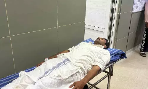 വെൽഫെയർ പാർട്ടി സ്ഥാനാർഥിക്ക് നേരെ ആക്രമണം വെൽഫെയർ പാർട്ടി സ്ഥാനാർഥിക്ക് നേരെ ആക്രമണം