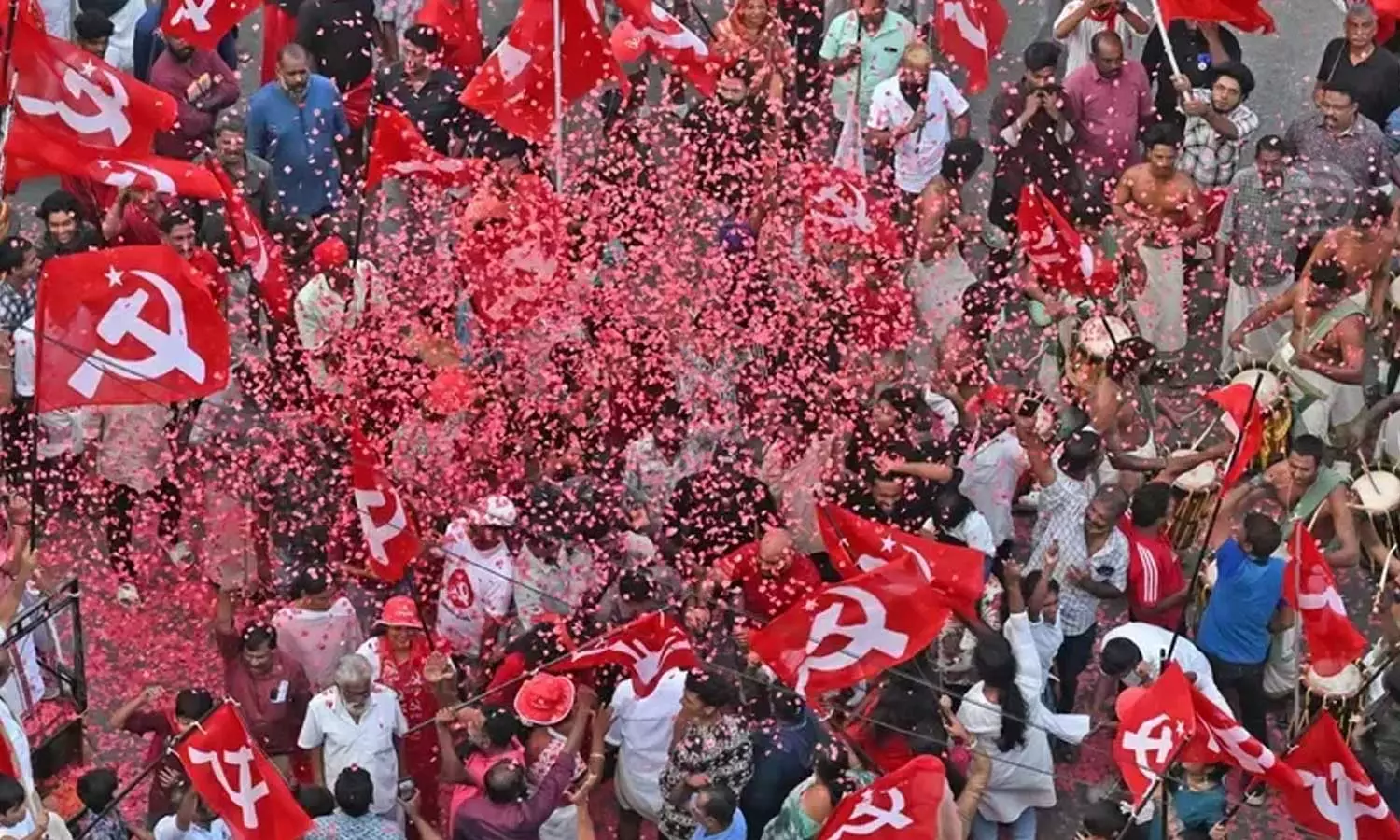 കണ്ണൂർ ജില്ലയിലെ ഏഴ് പഞ്ചായത്തുകളിലും ആന്തൂർ നഗരസഭയിലും എൽഡിഎഫിന് എതിരില്ല കണ്ണൂർ ജില്ലയിലെ ഏഴ് പഞ്ചായത്തുകളിലും ആന്തൂർ നഗരസഭയിലും എൽഡിഎഫിന് എതിരില്ല