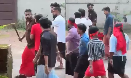 തോല്വി സഹിക്കാനായില്ല; കണ്ണൂരില് ആളുകള്ക്ക് നേരെ വടിവാളുമായി പാഞ്ഞടുത്ത് സിപിഎം പ്രവര്ത്തകര് തോല്വി സഹിക്കാനായില്ല; കണ്ണൂരില് ആളുകള്ക്ക് നേരെ വടിവാളുമായി പാഞ്ഞടുത്ത് സിപിഎം പ്രവര്ത്തകര്