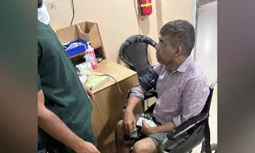 കോഴിക്കോട് കക്കോടിയിൽ വിജയിച്ച വെല്ഫയർ പാർട്ടി സ്ഥാനാർഥിയുടെ ഭർത്താവിനെയും മകനെയും സിപിഎം മർദിച്ചു കോഴിക്കോട് കക്കോടിയിൽ വിജയിച്ച വെല്ഫയർ പാർട്ടി സ്ഥാനാർഥിയുടെ ഭർത്താവിനെയും മകനെയും സിപിഎം മർദിച്ചു