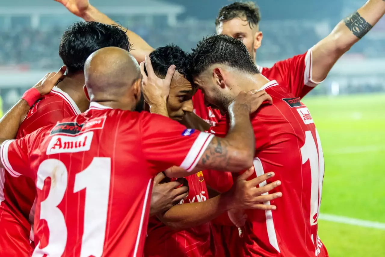 കണ്ണൂർ വാരിയേഴ്സ് ഫൈനലിൽ; ഏകപക്ഷീയമായ ഒരു ഗോളിന് കാലിക്കറ്റ് എഫ്സിയെ തോൽപ്പിച്ച് കണ്ണൂർ വാരിയേഴ്സ് ഫൈനലിൽ; ഏകപക്ഷീയമായ ഒരു ഗോളിന് കാലിക്കറ്റ് എഫ്സിയെ തോൽപ്പിച്ച്