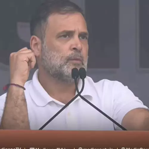 അധികാരത്തിലെത്തിയാൽ നിലവിലെ കേന്ദ്ര തെര.കമ്മീഷണർമാർക്കെതിരെ നടപടിയെടുക്കും: രാഹുൽ ഗാന്ധി