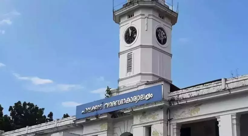 പാലക്കാട് നഗരസഭ ആര് ഭരിക്കും? അവ്യക്തത തുടരുന്നു പാലക്കാട് നഗരസഭ ആര് ഭരിക്കും? അവ്യക്തത തുടരുന്നു