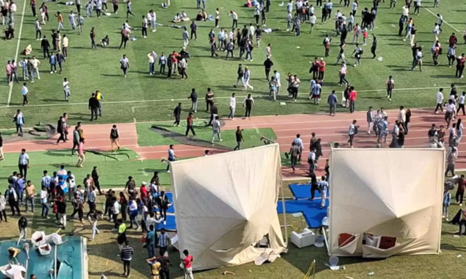 കൊല്ക്കത്തയില് മെസ്സിയുടെ ചടങ്ങ് അലങ്കോലമായ സംഭവം: കോടതിയുടെ മേൽനോട്ടത്തിൽ അന്വേഷണം വേണമെന്ന് ബിജെപി കൊല്ക്കത്തയില് മെസ്സിയുടെ ചടങ്ങ് അലങ്കോലമായ സംഭവം: കോടതിയുടെ മേൽനോട്ടത്തിൽ അന്വേഷണം വേണമെന്ന് ബിജെപി