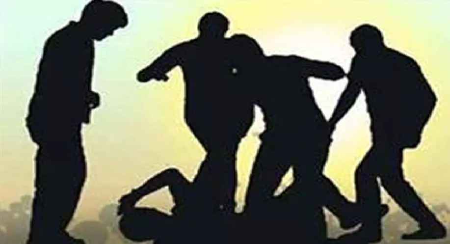 കാസര്കോട്ട് പ്ലസ് ടു വിദ്യാർഥികളെ മര്ദിച്ചെന്ന പരാതി; അധ്യാപകൻ ലിജോ ജോണിനെതിരെ ജാമ്യമില്ലാ കേസ് കാസര്കോട്ട് പ്ലസ് ടു വിദ്യാർഥികളെ മര്ദിച്ചെന്ന പരാതി; അധ്യാപകൻ ലിജോ ജോണിനെതിരെ ജാമ്യമില്ലാ കേസ്