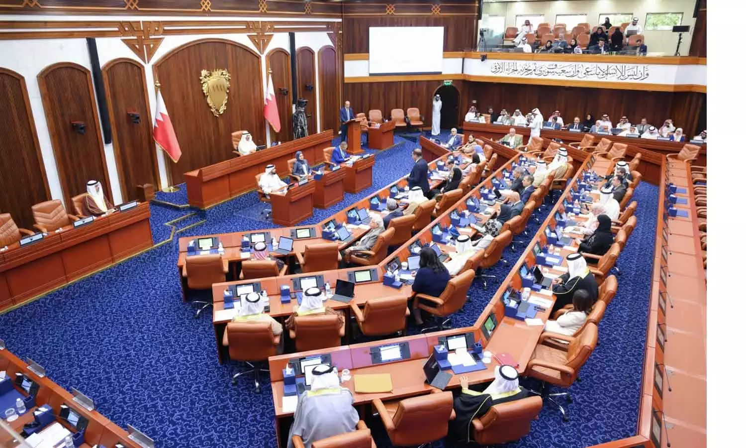 Shura Council rejects proposal to impose cap on work permits Shura Council rejects proposal to impose cap on work permits