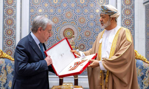 യുഎൻ സെക്രട്ടറി ജനറലിന് രാജ്യത്തെ പരമോന്നത ബഹുമതി നൽകി ഒമാൻ സുൽത്താൻ യുഎൻ സെക്രട്ടറി ജനറലിന് രാജ്യത്തെ പരമോന്നത ബഹുമതി നൽകി ഒമാൻ സുൽത്താൻ