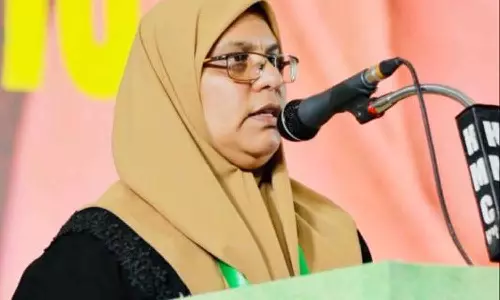 അറപ്പുളവാക്കുന്ന സ്ത്രീ വിരുദ്ധ പരാമർശം നടത്തിയ സിപിഎം നേതാവിനെതിരെ കേസെടുക്കണം: സുഹ്റ മമ്പാട് അറപ്പുളവാക്കുന്ന സ്ത്രീ വിരുദ്ധ പരാമർശം നടത്തിയ സിപിഎം നേതാവിനെതിരെ കേസെടുക്കണം: സുഹ്റ മമ്പാട്