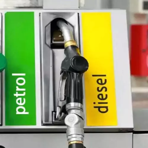 110 രൂപക്കും 210 രൂപക്കുമാണോ പെട്രോൾ അടിക്കാറുള്ളത്? എങ്കില് ഇക്കാര്യങ്ങള് കൂടി അറിഞ്ഞിരിക്കാം...