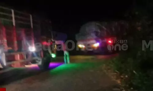 താമരശേരി ചുരത്തില് വന് ഗതാഗതക്കുരുക്ക്; നാലാം വളവ് മുതൽ ലക്കിടി വരെ വാഹനങ്ങളുടെ നീണ്ടനിര താമരശേരി ചുരത്തില് വന് ഗതാഗതക്കുരുക്ക്; നാലാം വളവ് മുതൽ ലക്കിടി വരെ വാഹനങ്ങളുടെ നീണ്ടനിര